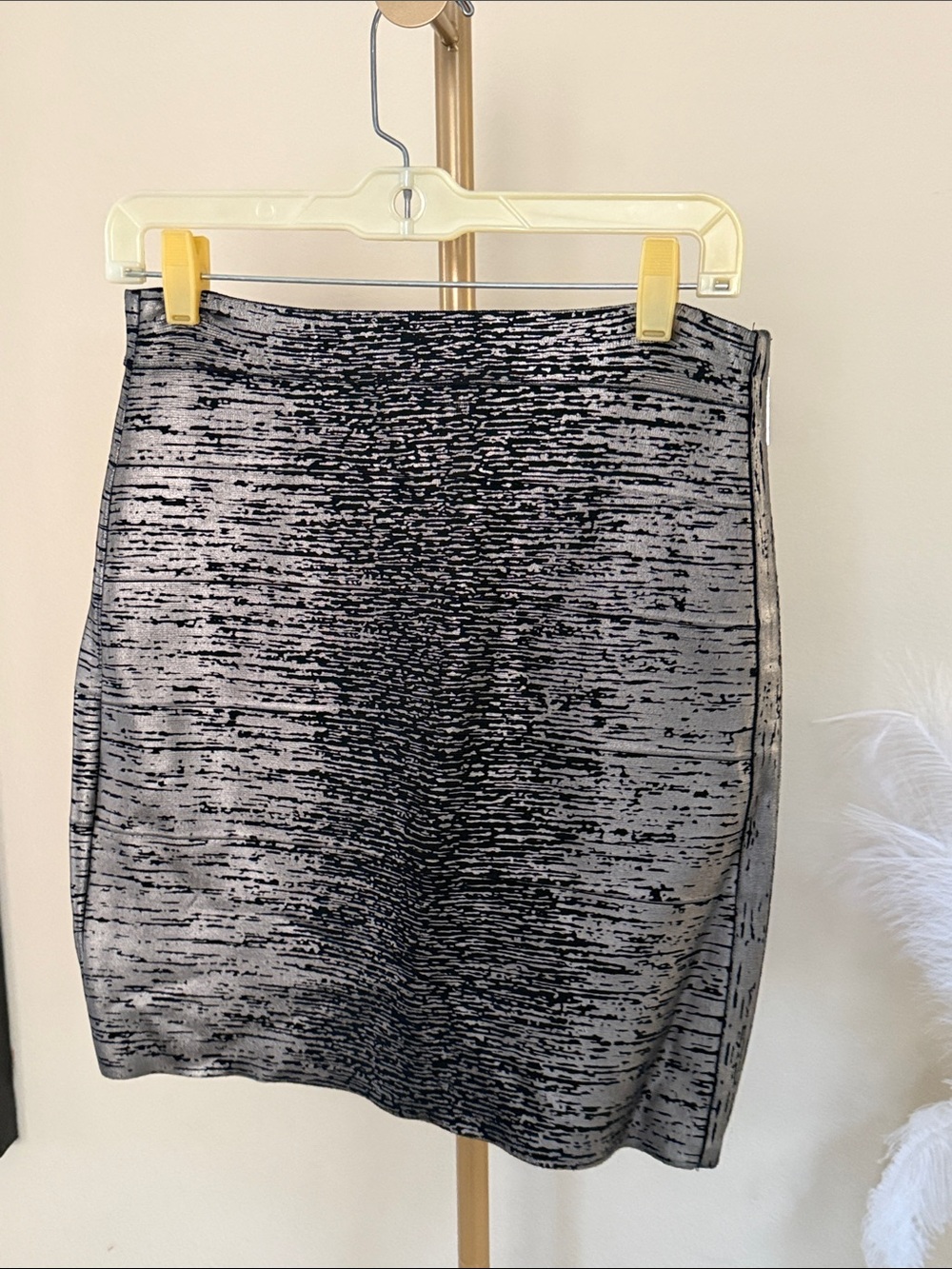 Michael Kors Black and Silver Textured Pencil Skirt